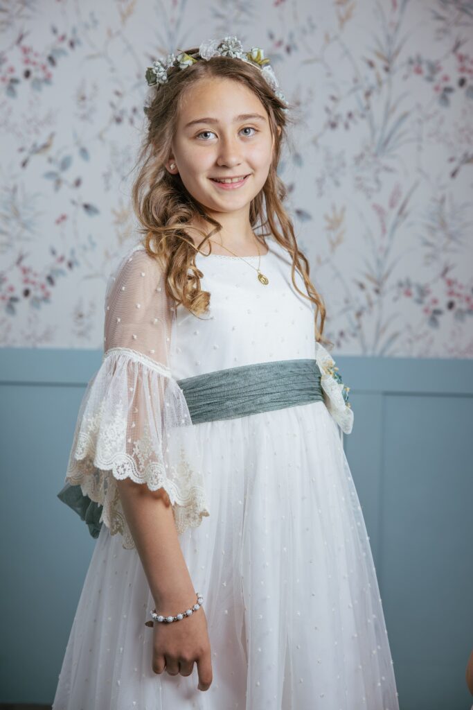 Daniela Comunion 2025 muare 65